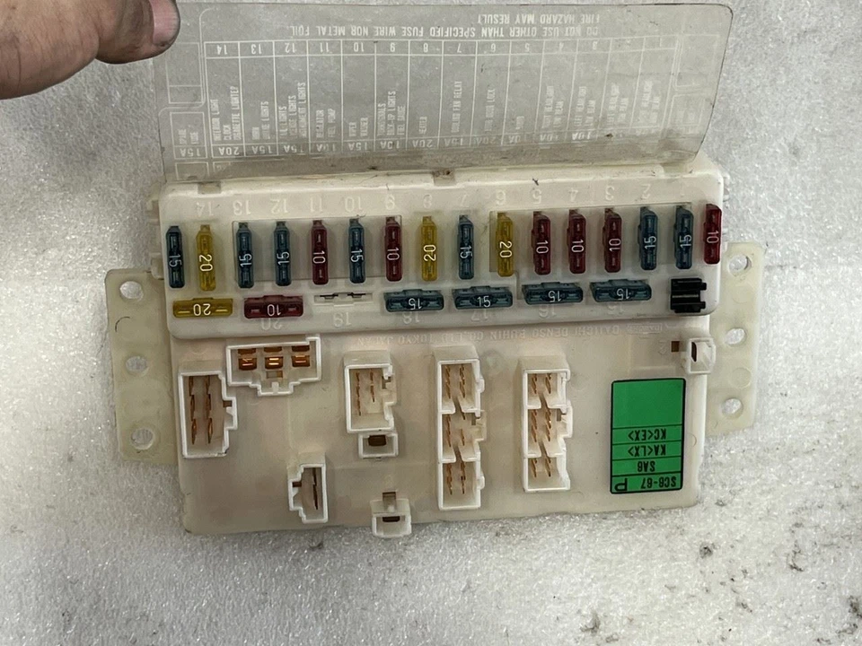 Honda Accord 1984 1985 sedán tablero relé de fusibles panel de caja Foto 2 de 4