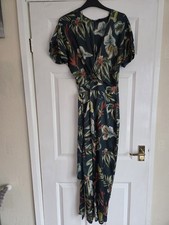 Ladies Zara Basic Green, Floral Design Jumpsuit With Tie Fasten. Size EUR S UK8
