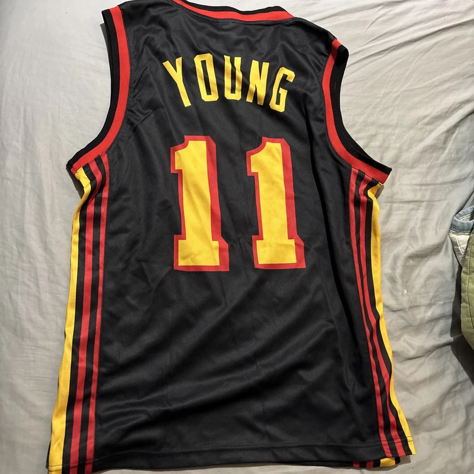 Trae Young #11 Atlanta Hawks YMCA Basketball Jersey Youth Size  X Large Shirt - Image 3 of 4