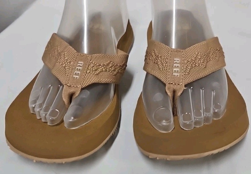 APL Infradito Reef Tan Tan Sandy donna taglia 7 sandali estivi da spiaggia nuovi senza etichette