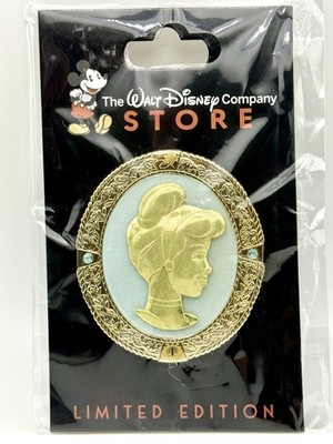 New 2025 Disney TWDC DEC Cinderella Princess Cameo LE 300 Employee Center Pin
