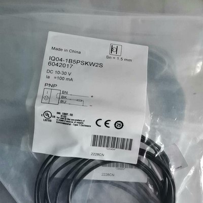 1pc NEW For IQ04-1B5PSKW2S 6042017 Proximity Switch Sensor