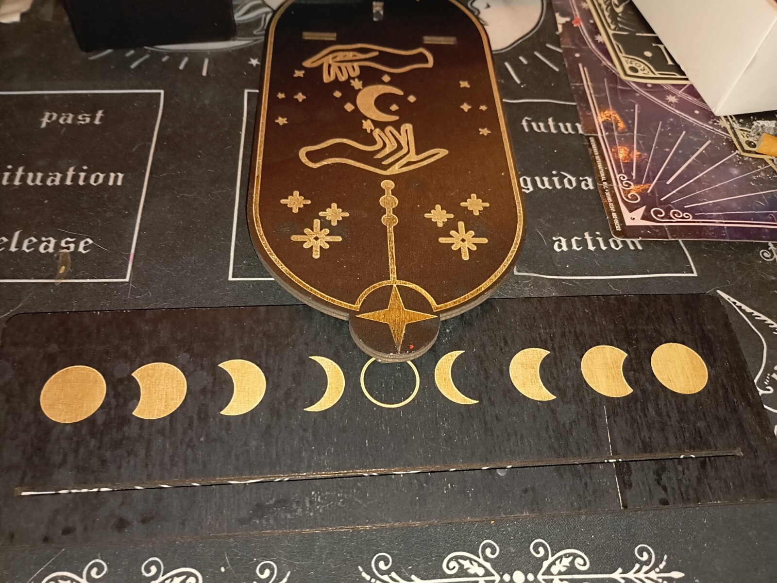 Elegant Tarot Card Holder for Display and Decoration-image