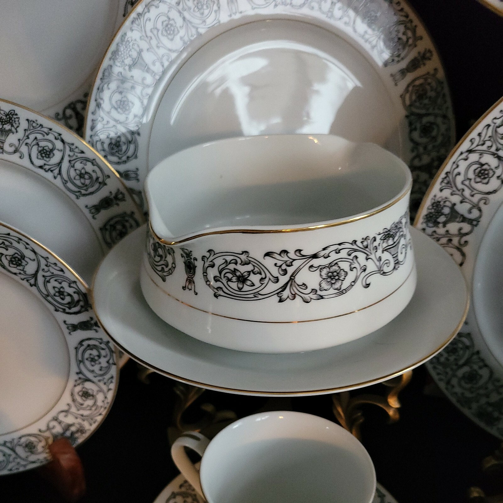 Coventry Fine China "Laurent 653" - 57 Piece Dinnerware Set