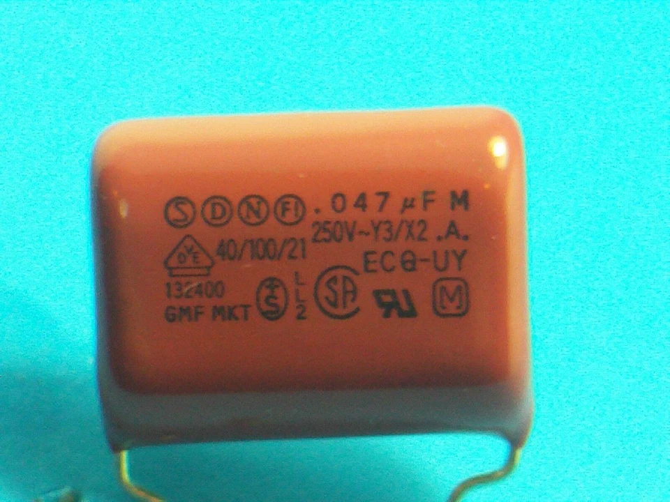 10 PANASONIC  .047uf CERAMIC CAPACITOR TYPE 250v 473M POLYESTER LOT OF (10) - Image 2 of 4