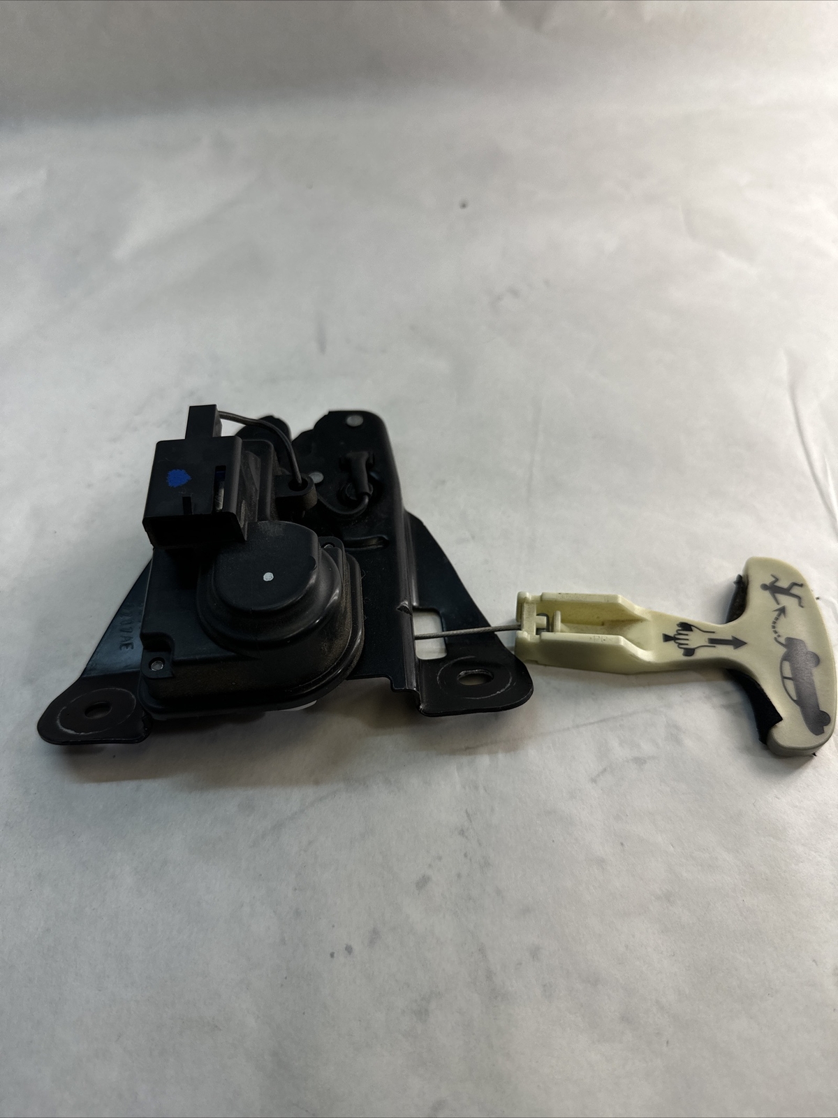 2014 - 2021 MASERATI GHIBLI REAR TRUNK LID LATCH LOCK ACTUATOR OEM 25279217AE