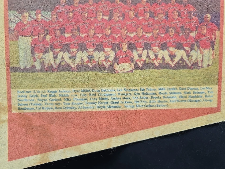 Banderín de los Orioles de Baltimore 1976 con Reggie Jackson y Brooks Robinson Foto 4 de 4
