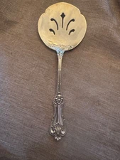 Frank Smith Federal Cotillion Sterling Silver Tomato 8” server 91.9 grams Estate