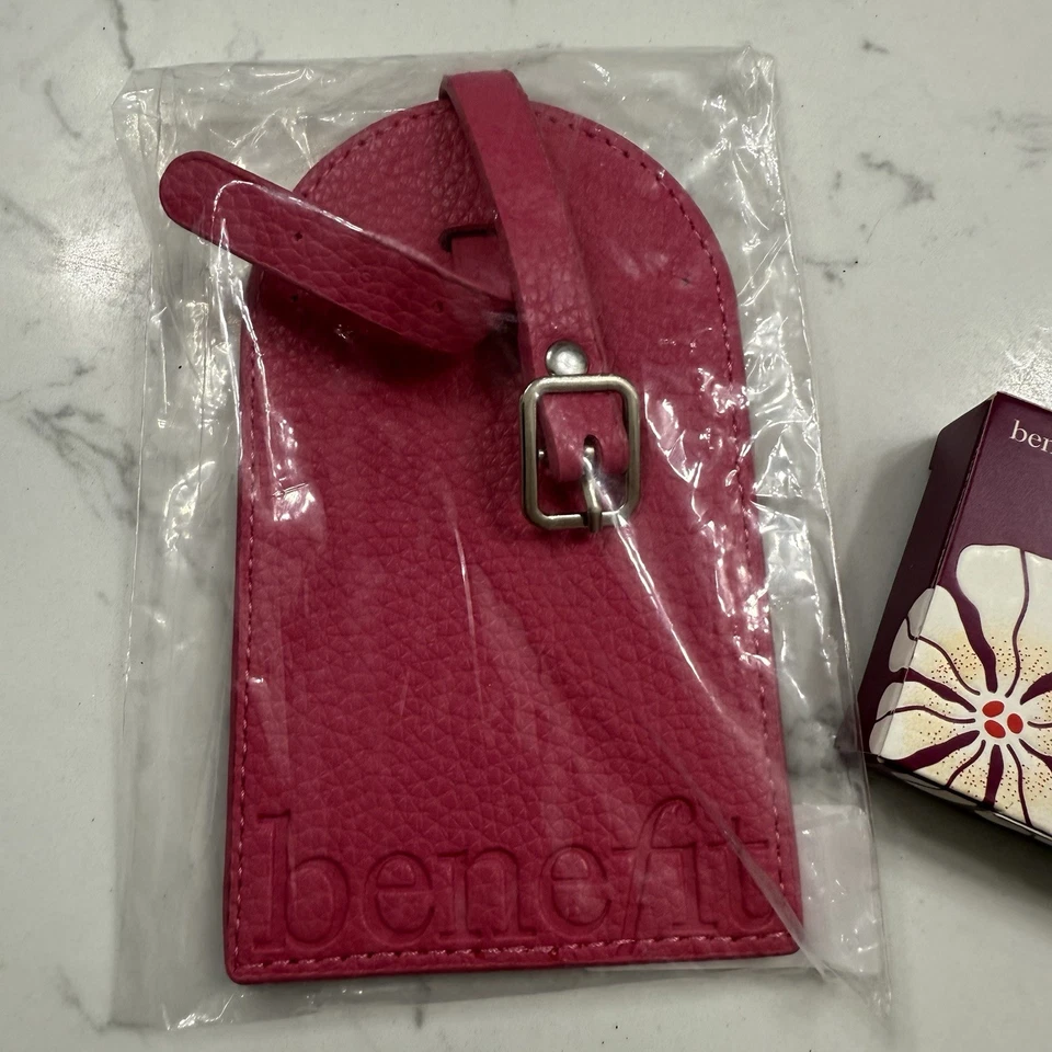 Benefit Hoola Matte Bronzing Powder Travel Mini 1.8 g/0.06 oz Luggage Tag Bundle - Image 2 of 4