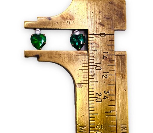 10k Solid Yellow Gold Heart Emerald Earrings Lab Created Stud NEW - Picture 9 of 9