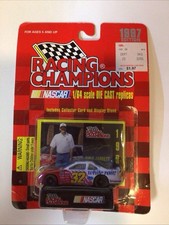 Racing Champions Die Cast Car Dale Jarret 1997 NASCAR 1/64 Scale Ford 32 NOS