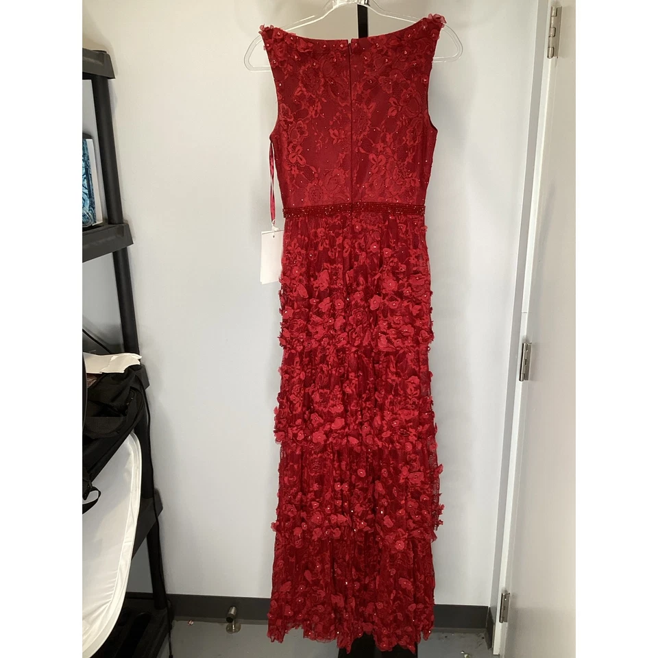 Vestido para mujer Mac Duggal con apliques florales en capas rojo borgoña 67710 - talla 4 Foto 3 de 4