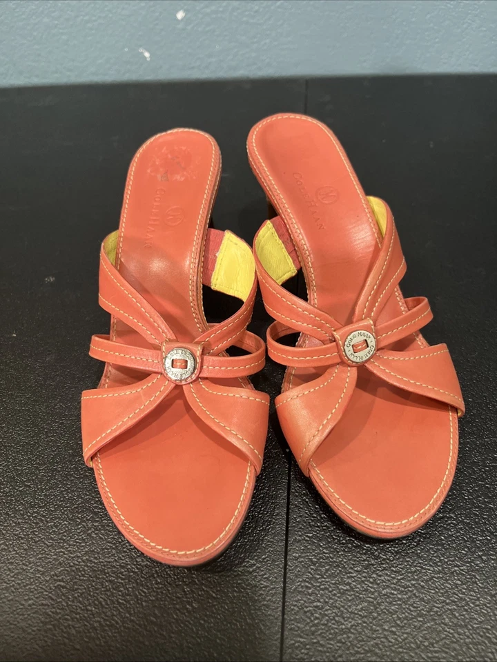 Sandalias de tacón Cole Haan Kitten para mujer 7B cuero coral deslizables tiras encanto Y2K Foto 2 de 4