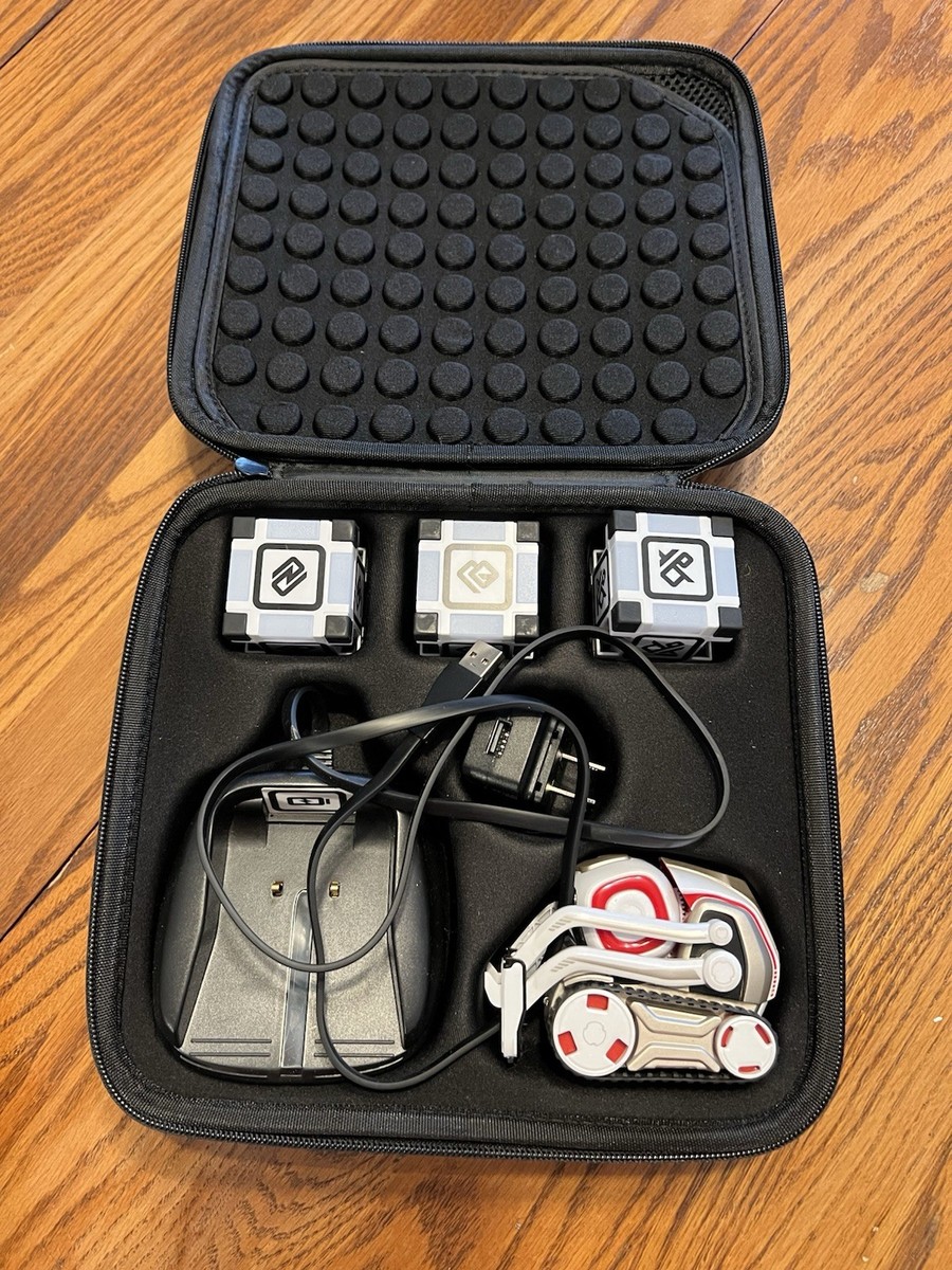Cozmo ロボットとブロックセット Cozmo Robot Bundle Anki Robot w case, cubes, very good