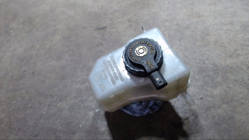 Ausgleichsbehälter Hauptbremszylinder BMW 318d DPF Touring Bj 2008 E90 / E91/
