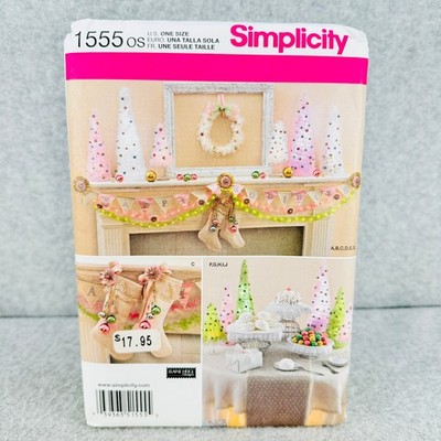 Simplicity 1555 Christmas Decorations Swag Stocking Wreath Tree Sewing Pattern