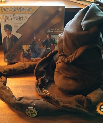 Wizarding World Harry Potter Bundle - Talking Sorting Hat & Pictonary Air Set
