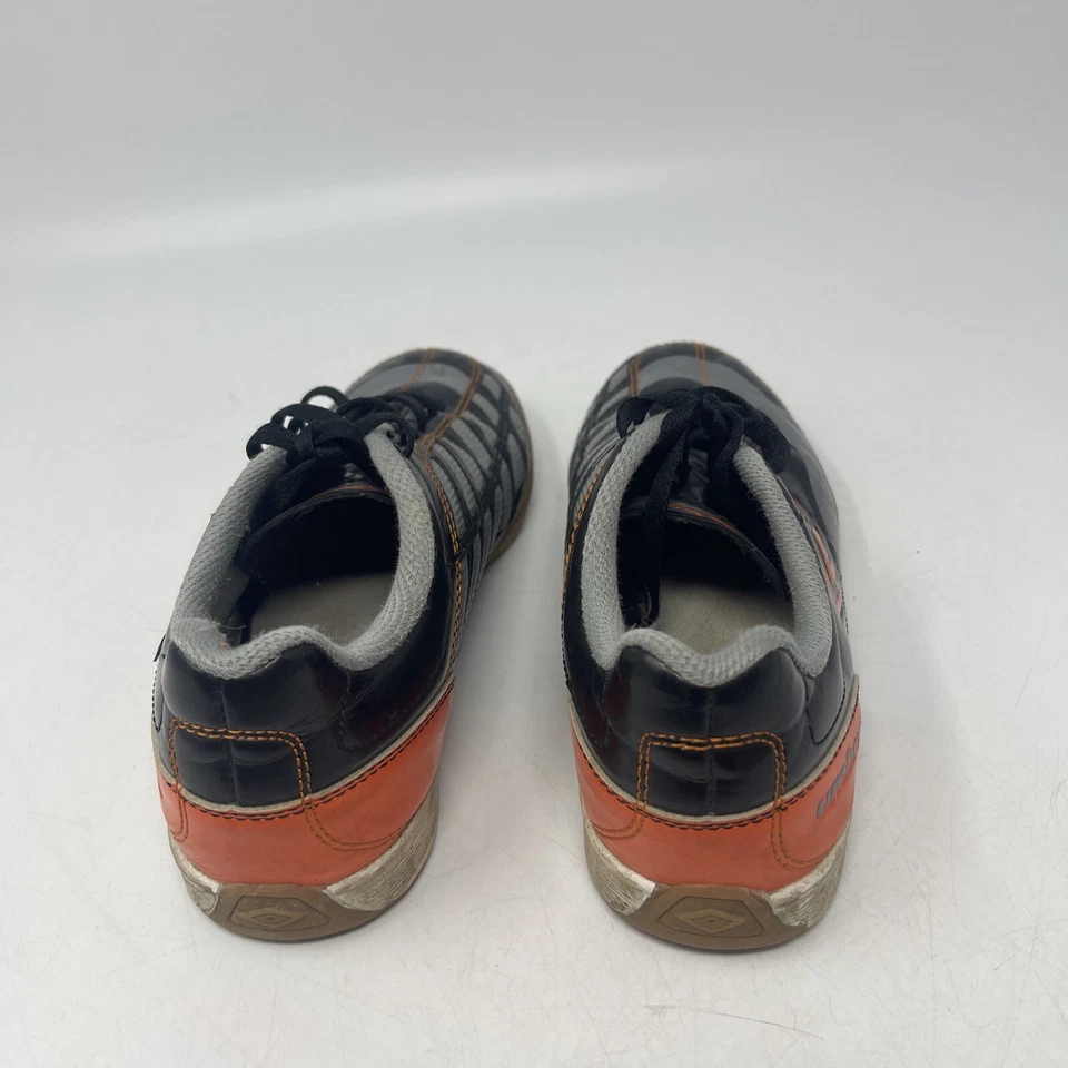 Umbro YOUTH Dynamis Size 3.5 Indoor Soccer Shoes Sneakers Black & Orange Low Top - Image 3 of 4