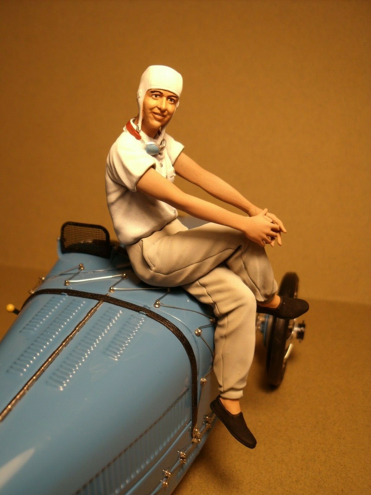 Figurine Helle Nice 1/18 non peinte Vroom pour miniature CMC Minichamps CMR