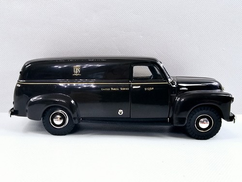 Hermann Marketing UPS 1:28 Scale 1954 CHEVROLET PANEL VAN Delivery Truck Diecast - Picture 3 of 11