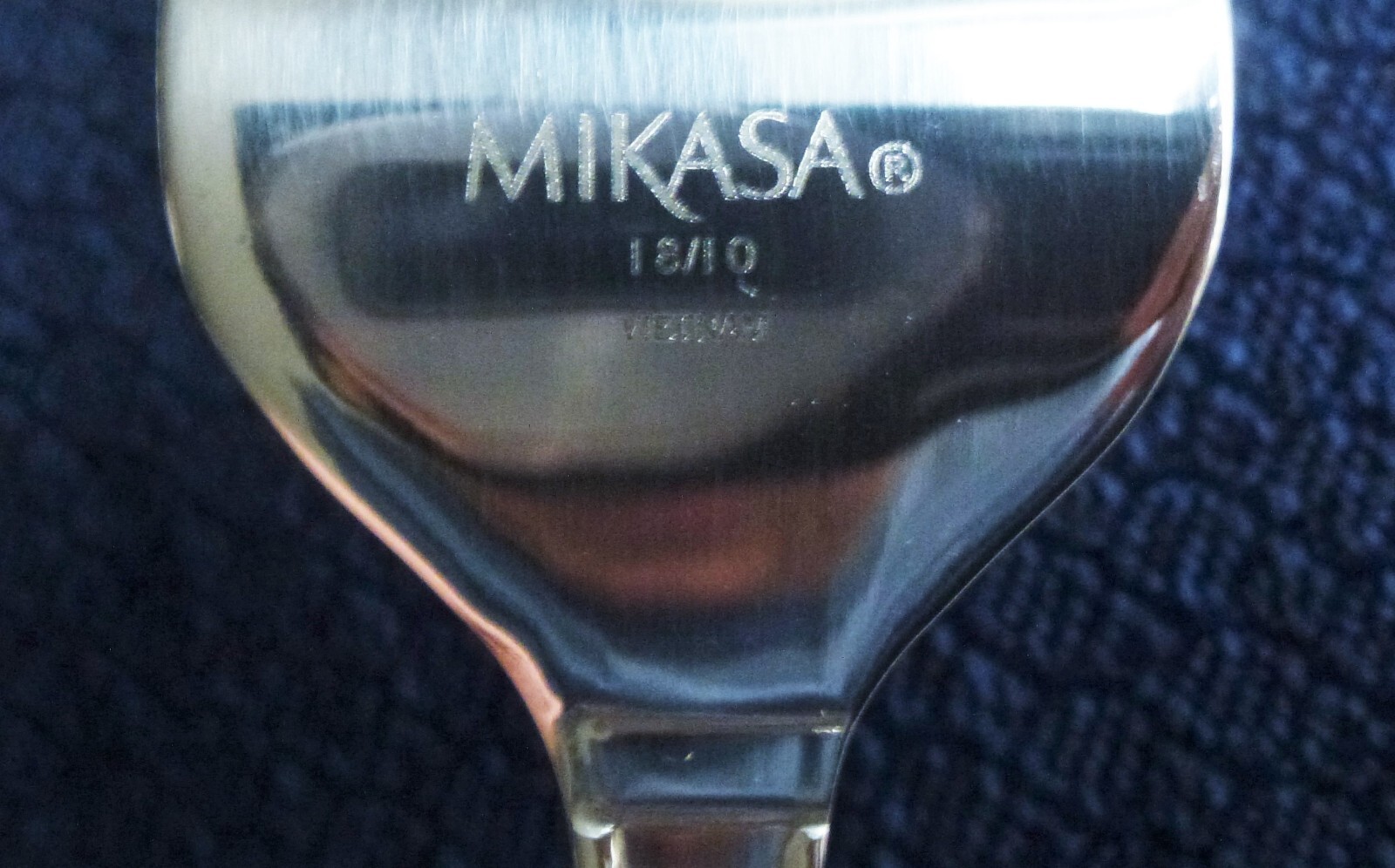 New Mikasa REGENT BEAD Set of 4 Soup Spoons 18/10 Stainless Flatware (7 7/8")