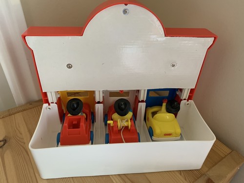 Sesame Street FIRE HOUSE STATION Cars Tyco Preschool Elmo Cookie Monster Ernie - Picture 5 of 6