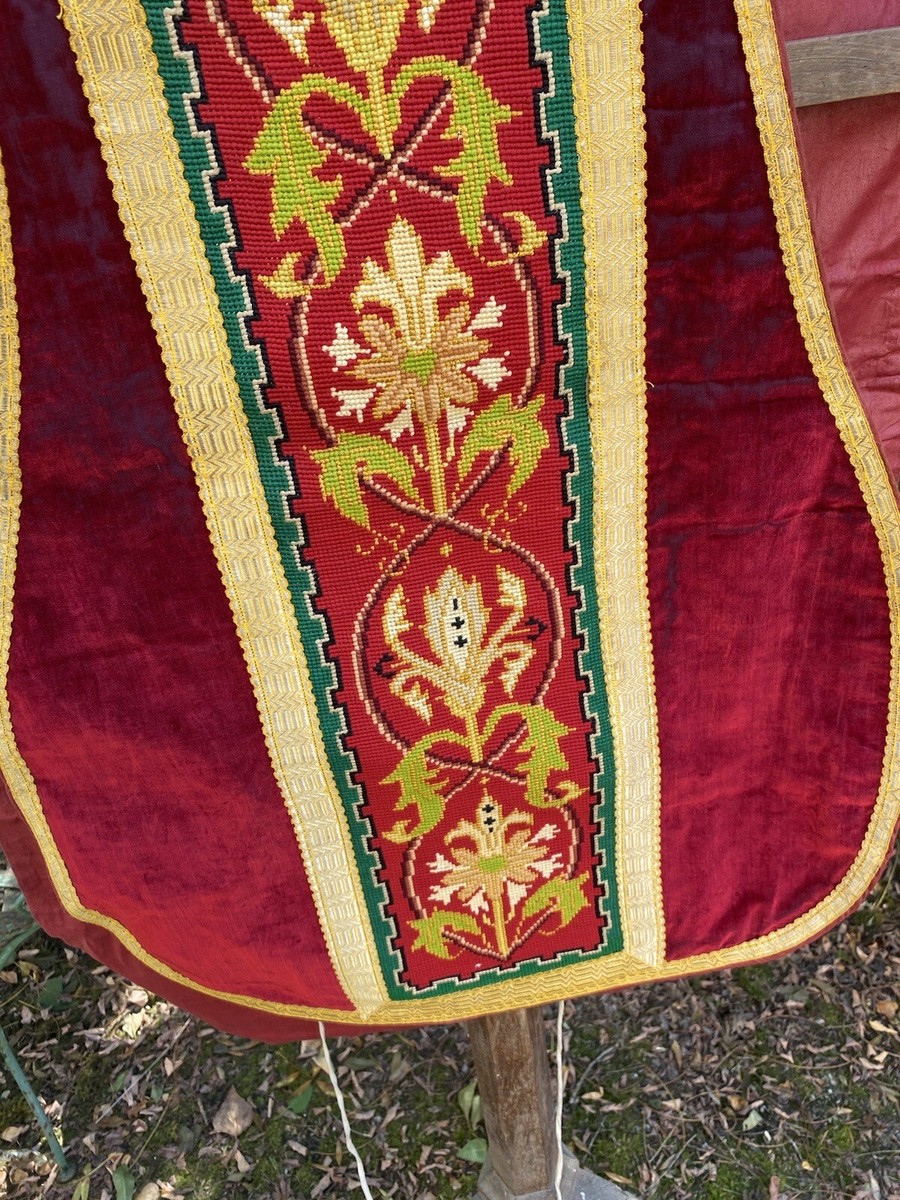 chapes liturgiques & voile huméral
