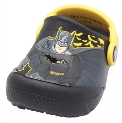 NWOT Crocs Boy's Classic Batman Black Slip On Clogs Size 4