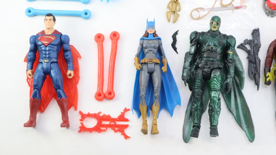 Lote de 26 figuras DC Multiverse Batman Flash Wonder Woman Superman Shazam Aquaman 1A Foto 2 de 4