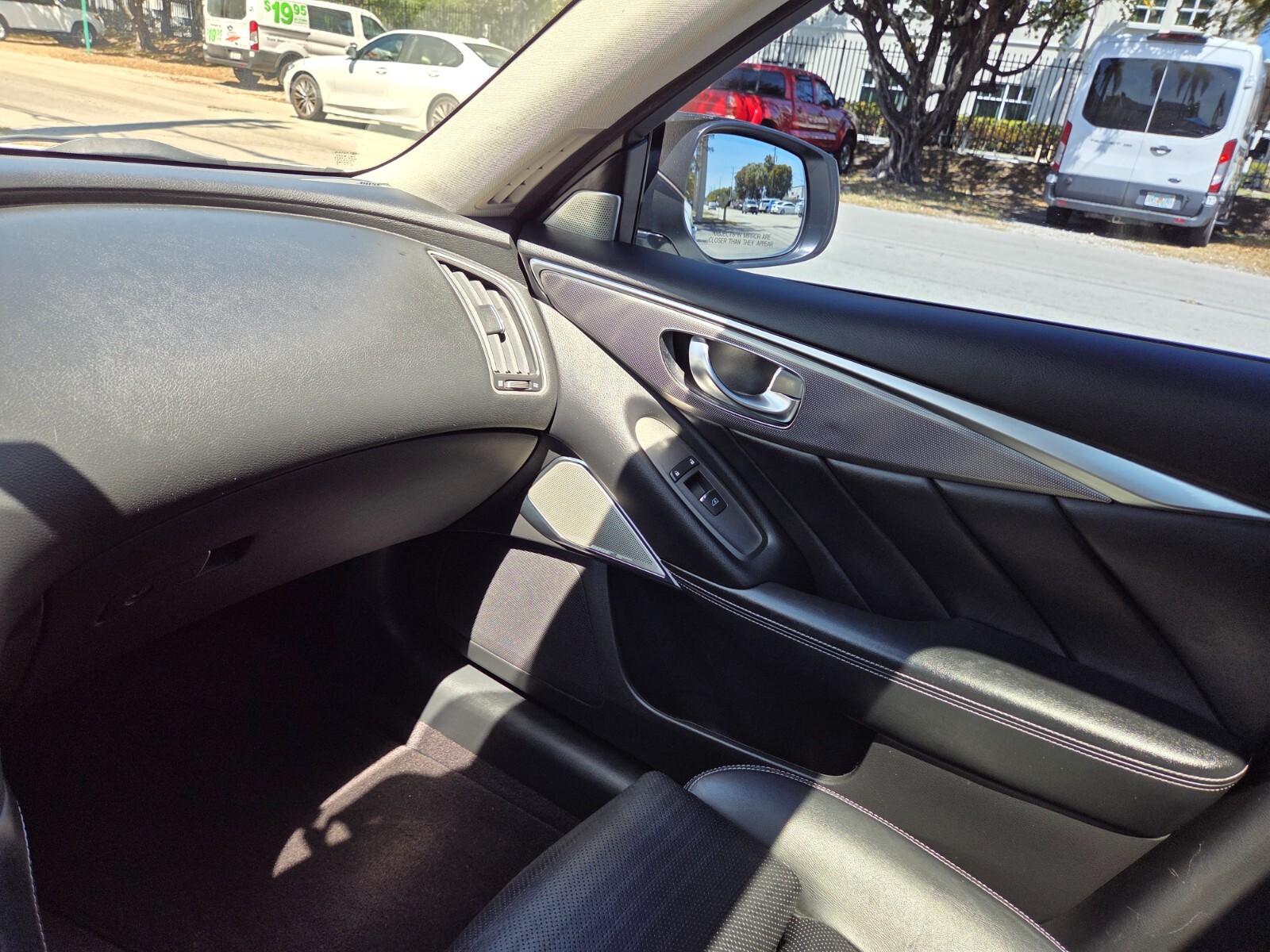 Infiniti Q50 - Image 24