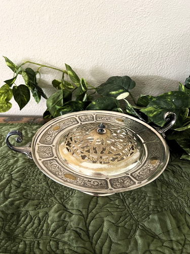Victorian flower centerpiece - Picture 4 of 7