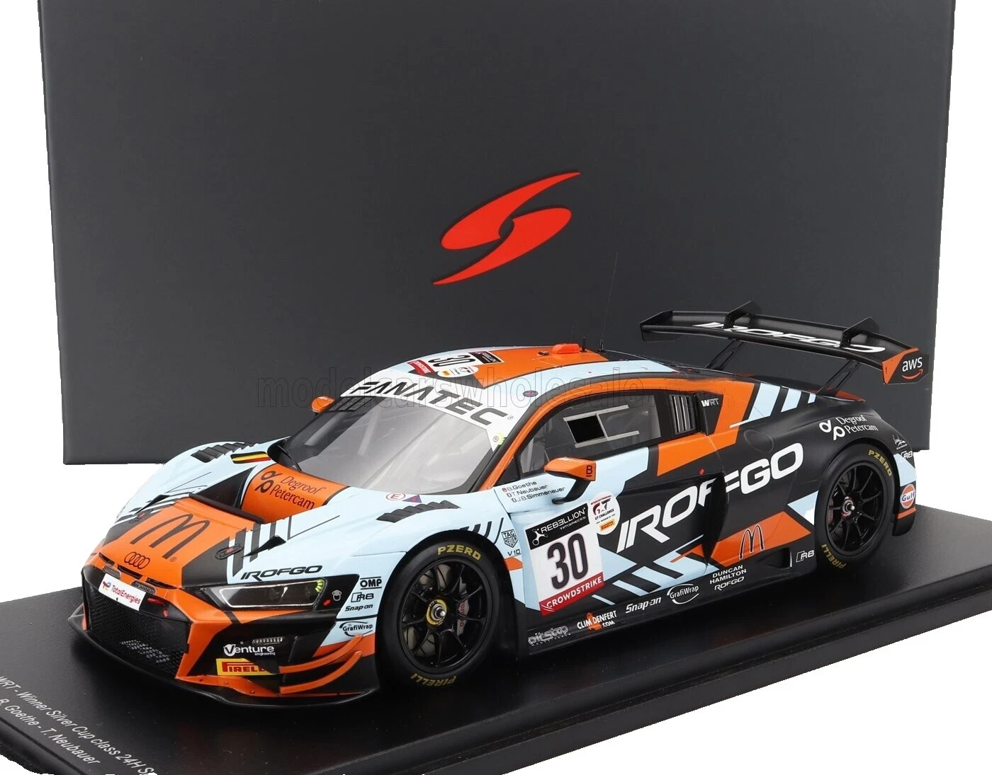 Современные литые машинки, грузовики и фургоны Spark Audi 1:18