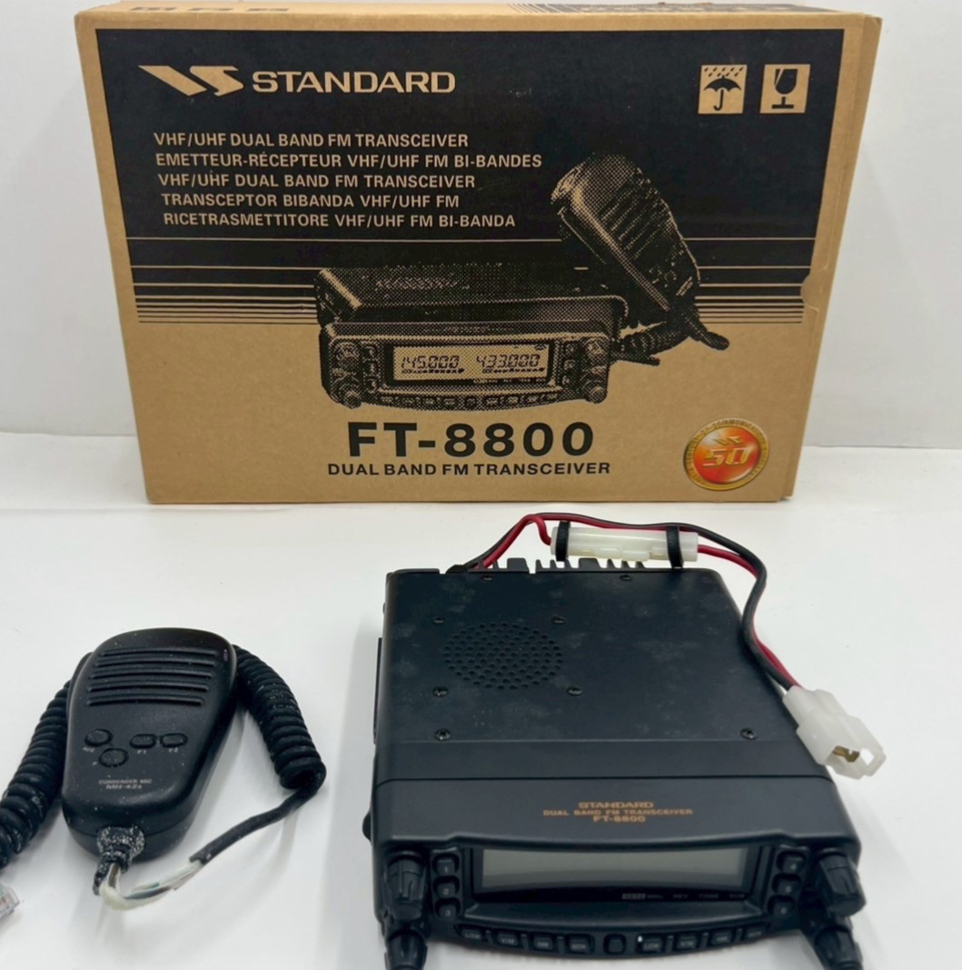 YAESU STANDARD FT-8800 145/430MHz Dual Band Transceiver 20W + Box Good Cond.