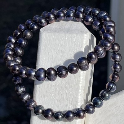 NEU, 2er Set HONORA IRISIERENDE LILA RUNDE UND OVALE PERLENARMBÄNDER!