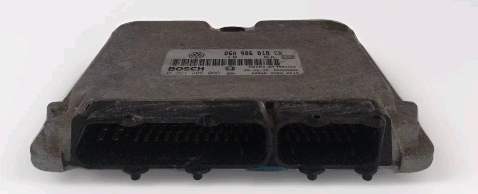 06A906018CR 0261206086 Bosch Volkswagen Beetle ECU (transmisión manual) Foto 2 de 4