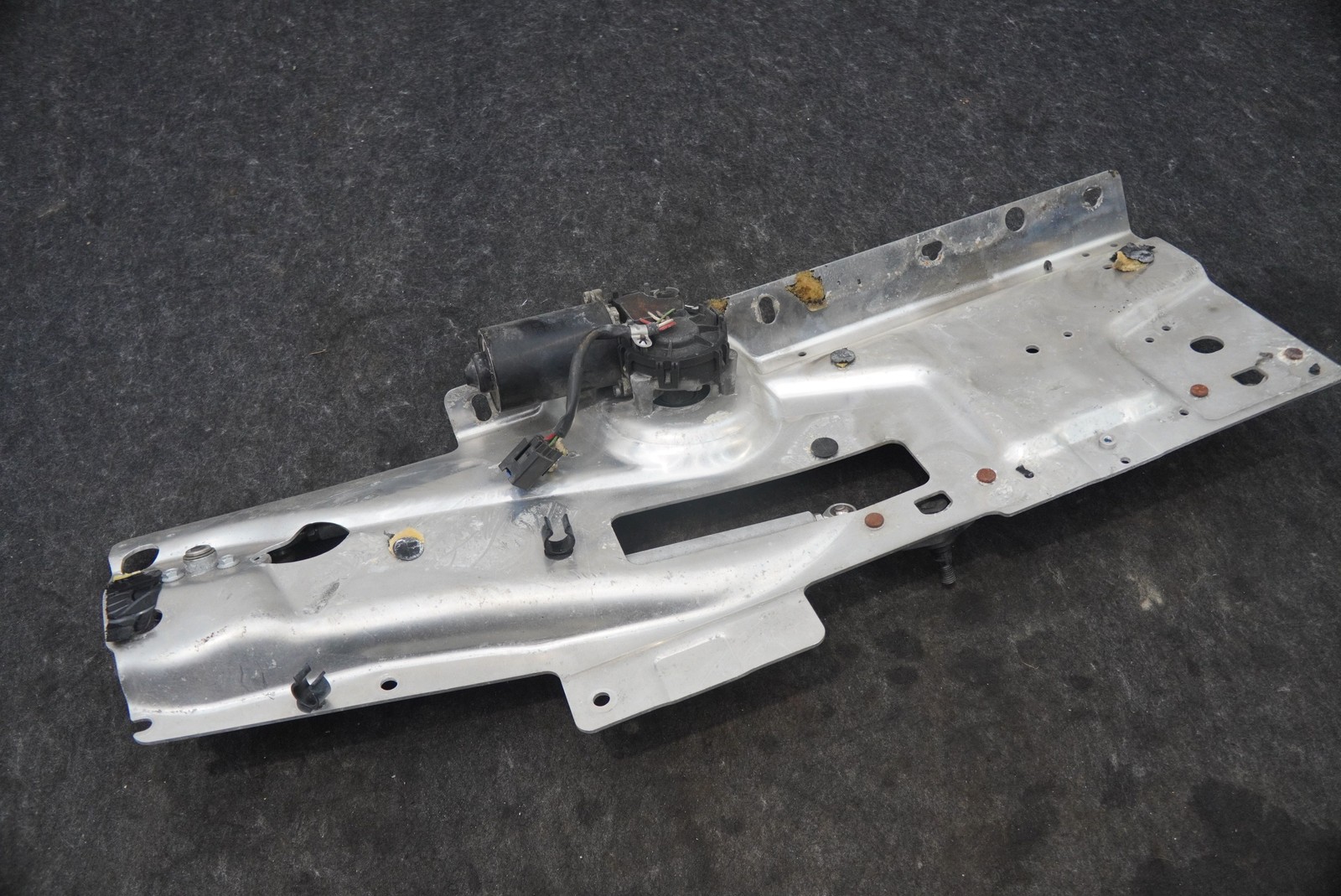 Front Windshield Wiper Motor Linkage 6G33-17504-CF Aston Martin V8 Vantage 2008