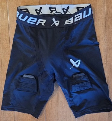 Bauer Hockey Compression Shorts w Cup   Senior Small   Excellent Condition 