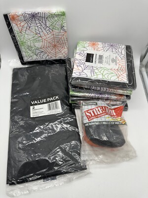 Halloween Kit Tablecovers Napkins and Crepe Paper Streamer 