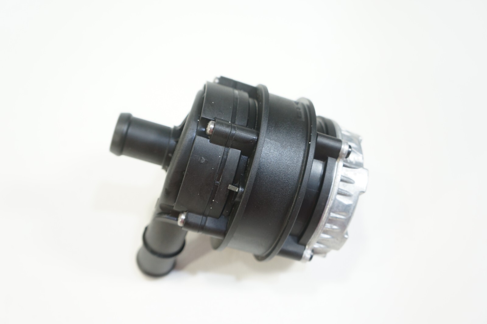 2014-2018 maserati ghibli auxiliary secondary electric water pump 670005347 OEM