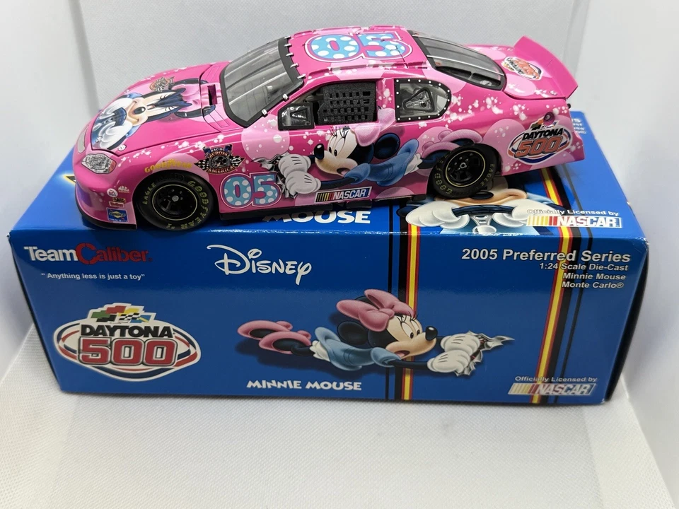 Team Caliber Disney Edition 2005 Daytona 500 NASCAR Minnie Mouse 1:24 New Cond - Image 2 of 4