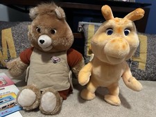 Teddy Ruxpin, Grubby and 14 Book/Tape Combos, 5 Outfits, Cord, Manual - Works