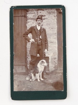 Mann Uniform Hund Border Collie Outdoor Portrait viktorianisch CDV Foto um 1880