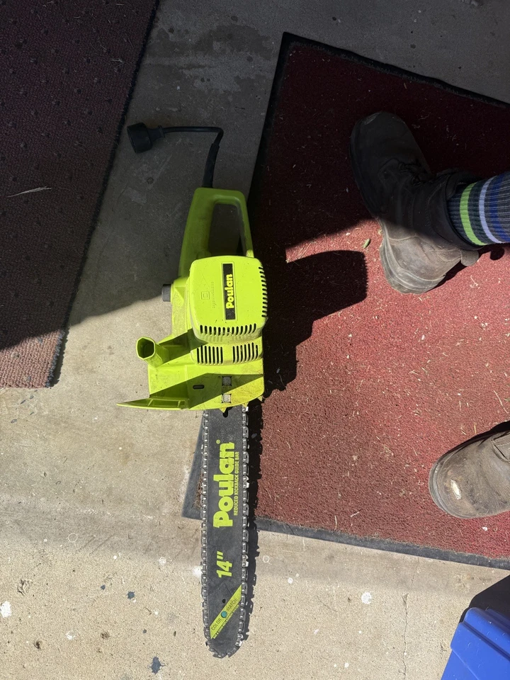 Sierra de cadena eléctrica con cable compacta Poulan 1420 vintage 2 hp funciona bien Foto 3 de 3