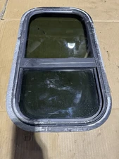 2018-2024 FREIGHTLINER CASCADIA REAR LEFT SIDE LOWER SLEEPER QUARTER GLASS OEM