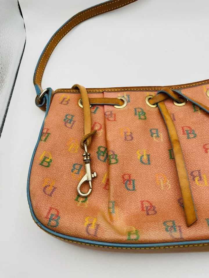 Doomed & Bourke 复古 Y2k Terracotta 彩虹拉链 DB Monogram 单肩包 — 第 3/4 张图片