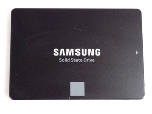 250GB Samsung 860 EVO MZ7LH250HAHQ 2.5-Zoll SATA 6Gb/s SSD Festplatte