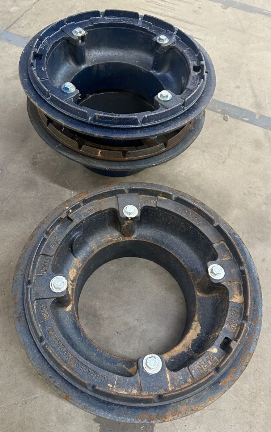 Zurn Z101-8NH - Cast Iron Roof Drain w/Clamping Ring No Dome, 8" NH Outlet