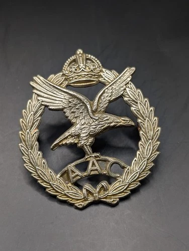 BRITISH ARMY AIR CORPS WW2 CAP BADGE WHITE METAL ON LUGS ORIGINAL MILITARY