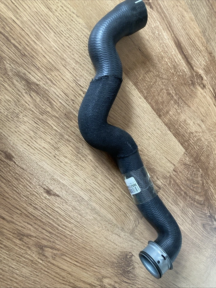 Kühlerschlauch LETKU für MERCEDES KLASSE MA2035010582 - Bild 1 von 4