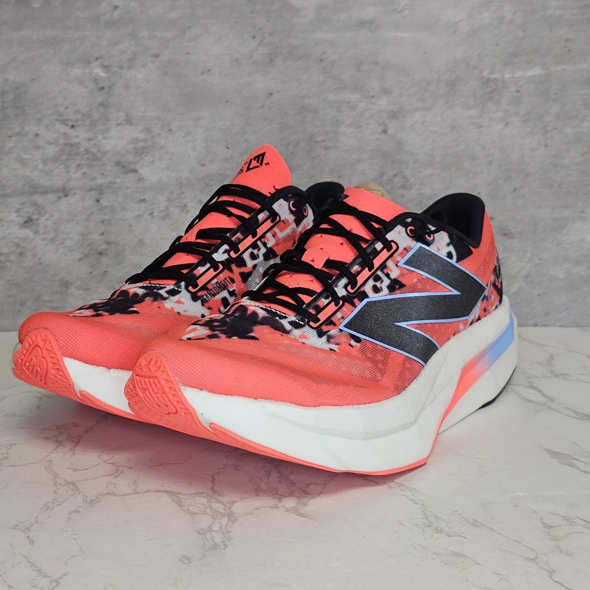 早い者勝ち【２５.０ｃｍ中古】FuelCell SuperCompElitev4 An Enormous Boost in Propulsion with a New Midsole Compound